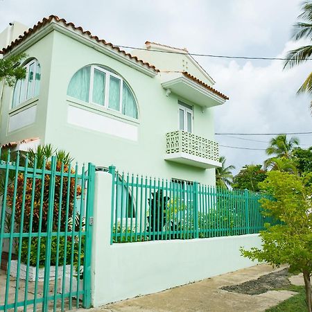 Numero Uno Beach Apartments San Juan Exterior photo