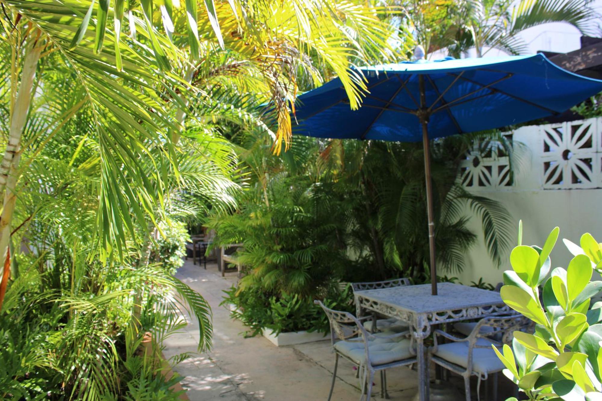 Numero Uno Beach Apartments San Juan Exterior photo