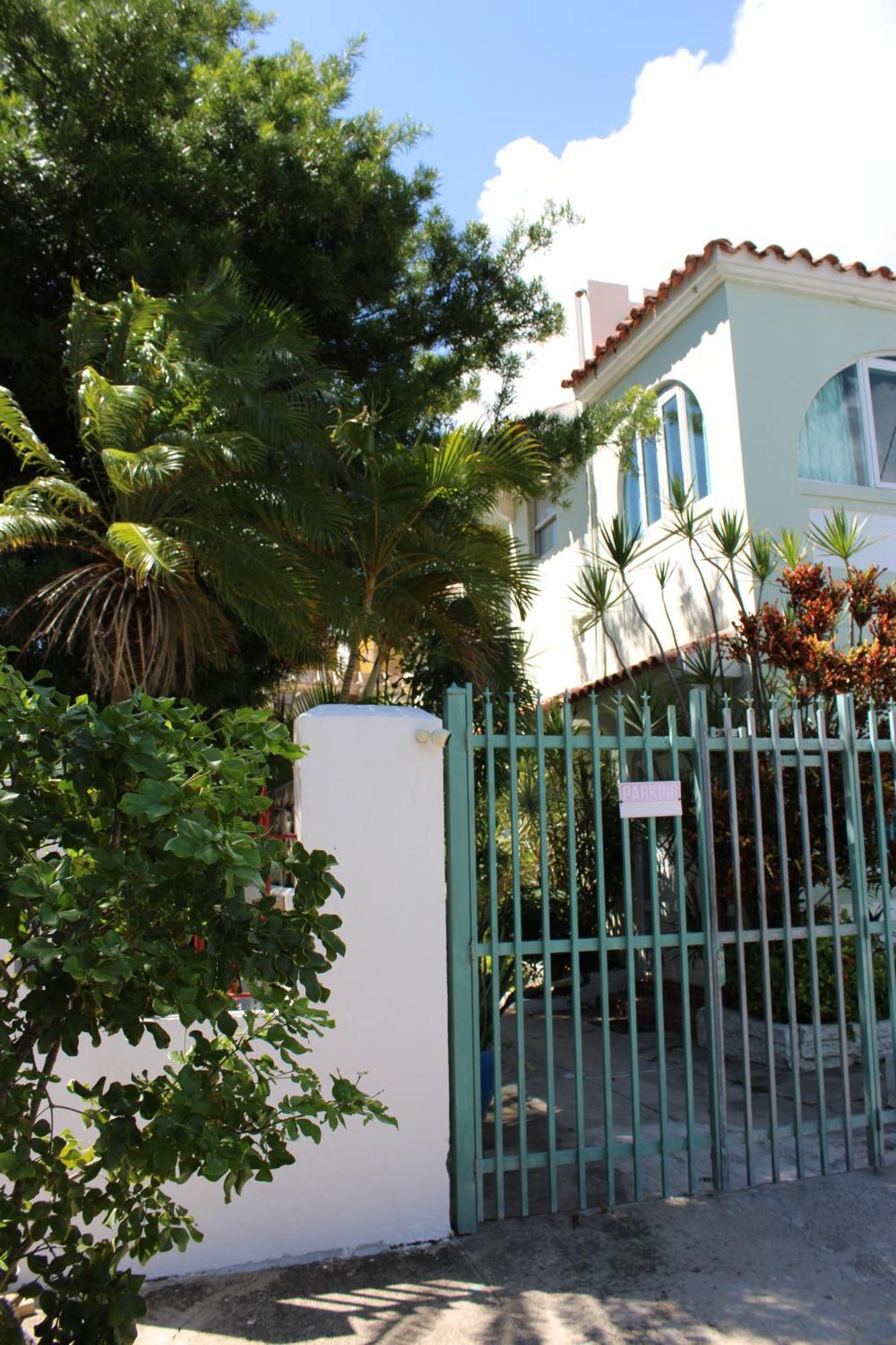 Numero Uno Beach Apartments San Juan Exterior photo