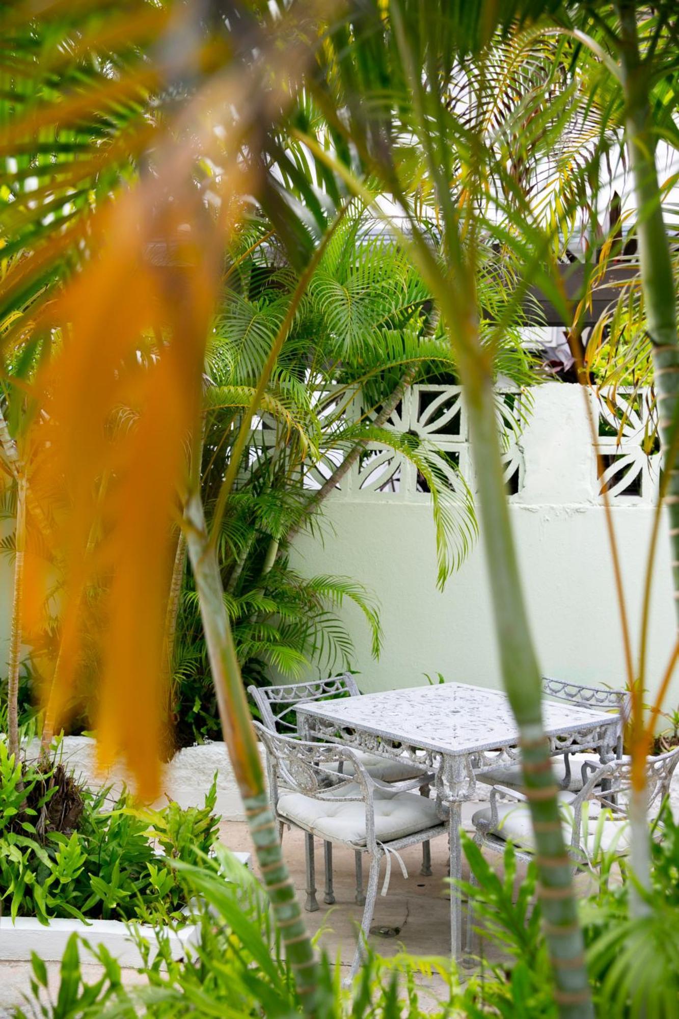 Numero Uno Beach Apartments San Juan Exterior photo